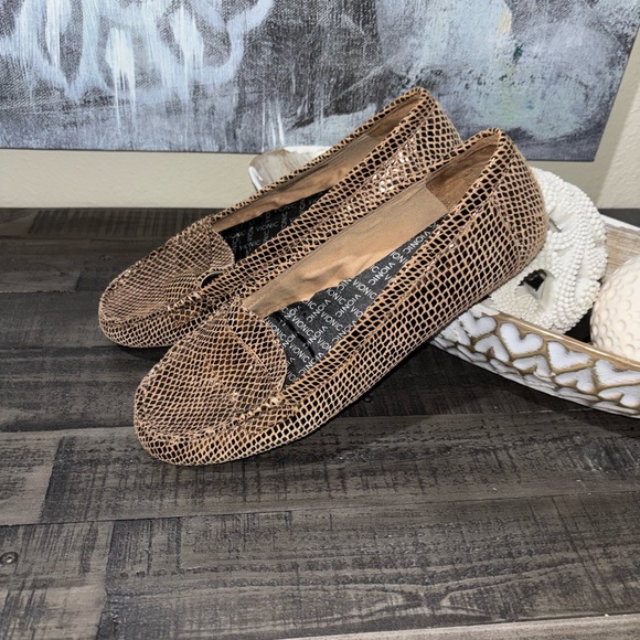 Vionic 'Chill Larrun' loafers in bronze snake-embossed leather SZ 9.5 - Picture 4 of 9